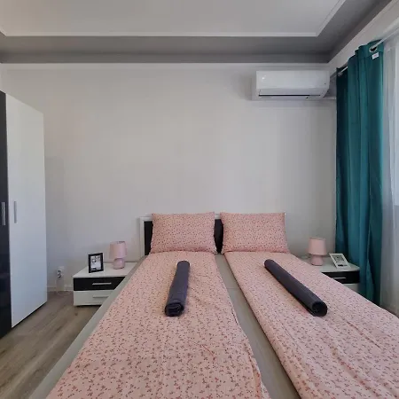 Apartament Luxury Two Bedroom Crown