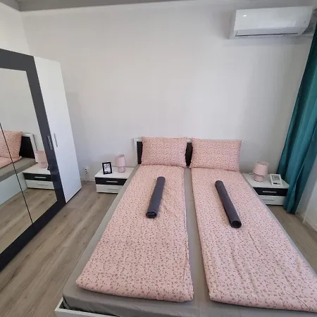 Luxury Two Bedroom Crown Lägenhet