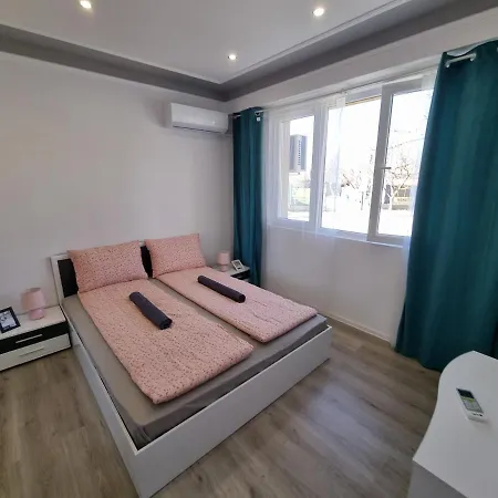 Lägenhet Luxury Two Bedroom Crown *