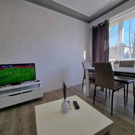 Apartament Luxury Two Bedroom Crown